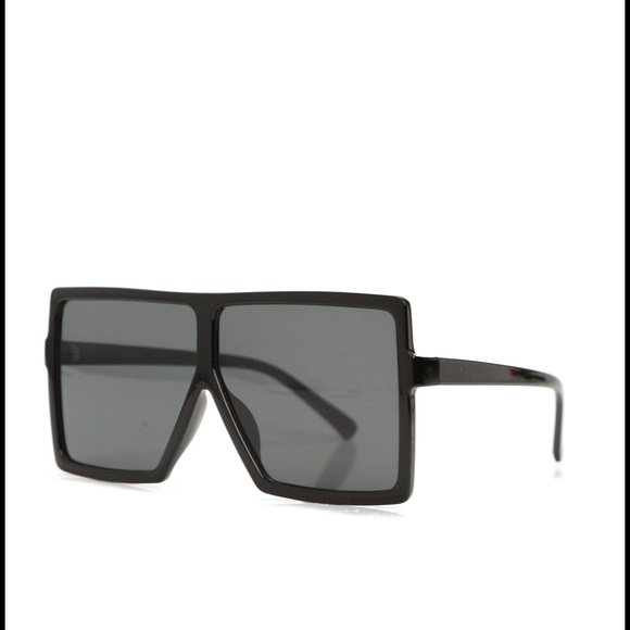 Be there or be square sunglasses 🕶 - Picture 3 of 6